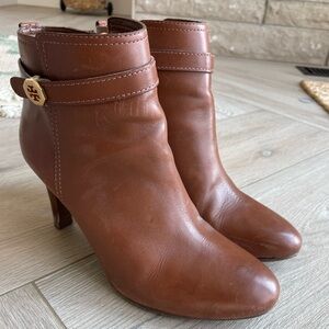Tory Burch heeled boots sz 9.5